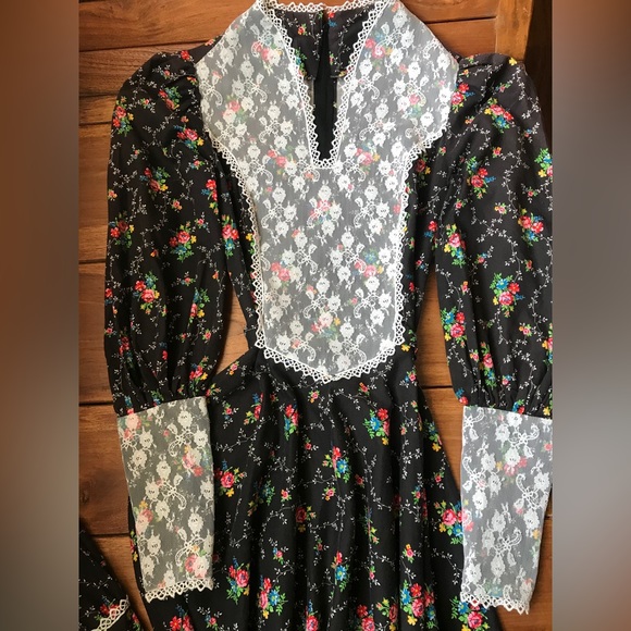 Handmade 1970’s Vintage Black Calico Maxi Dress - Picture 7 of 15